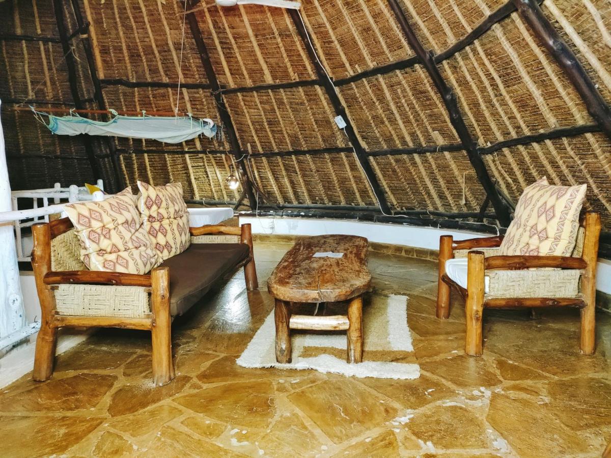 Bed and Breakfast Upani in Diani Diani Beach Esterno foto