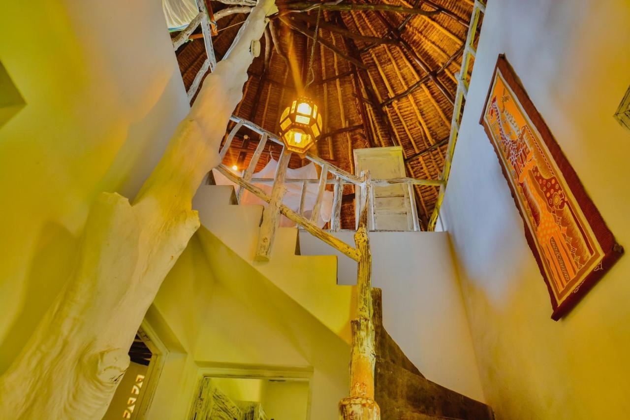 Bed and Breakfast Upani in Diani Diani Beach Esterno foto