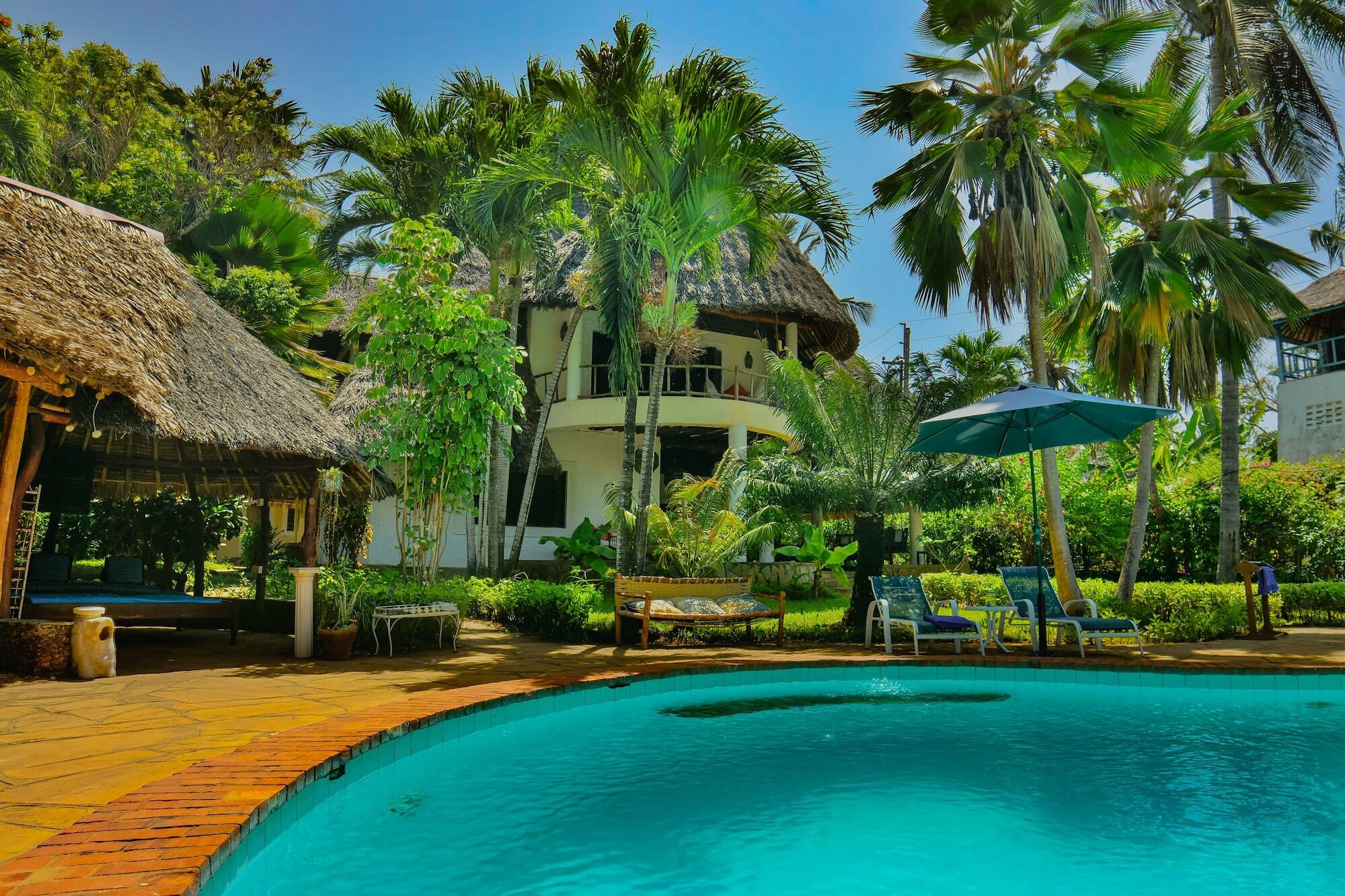 Bed and Breakfast Upani in Diani Diani Beach Esterno foto